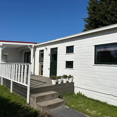 Chalé 525 Op Recreatiepark De Wielen Sint Maarten