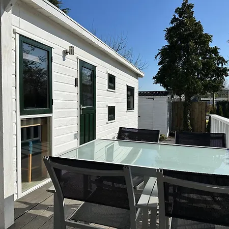 525 Op Recreatiepark De Wielen Chalet