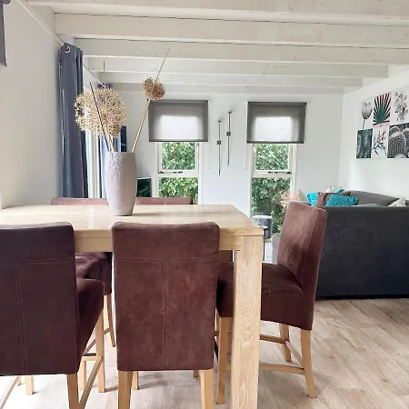 525 Op Recreatiepark De Wielen Chalet Sint Maarten