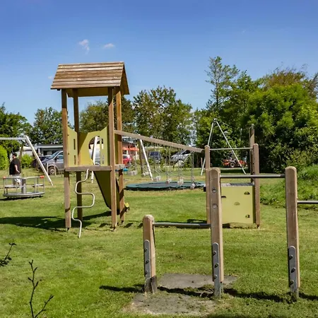 Chalé 525 Op Recreatiepark De Wielen Sint Maarten