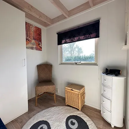 525 Op Recreatiepark De Wielen Chalet Sint Maarten