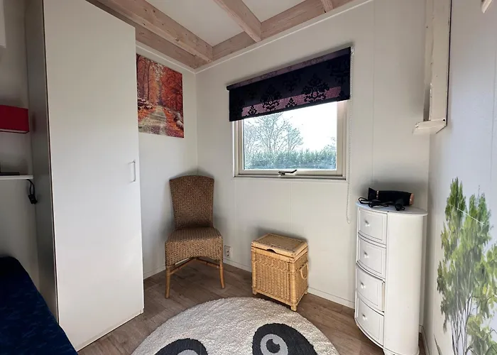 525 Op Recreatiepark De Wielen Chalet Sint Maarten