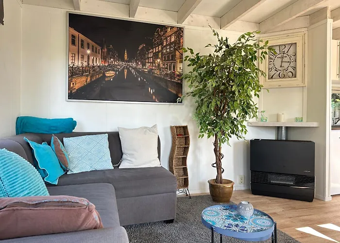 525 Op Recreatiepark De Wielen Chalet